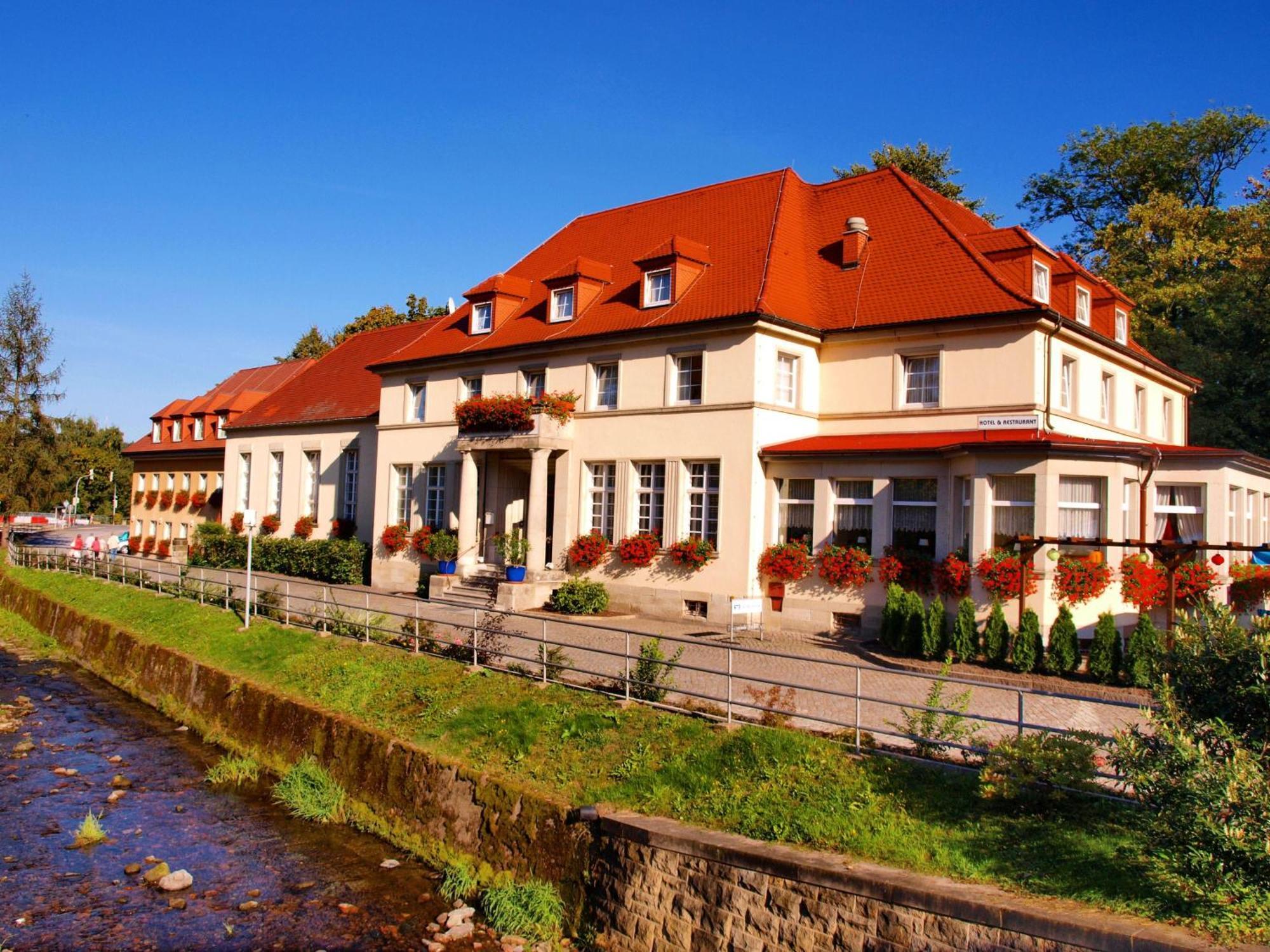 Hotel Saechsisches Haus Berggiesshübel Exterior foto